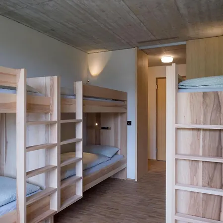 Gstaad Youth Занен