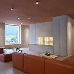 호스텔 Gstaad Youth 자넨